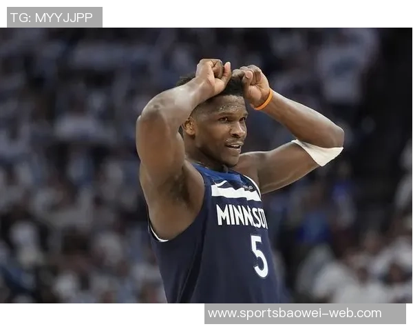 爱德华兹首节火力全开半场高效得分21分助球队争胜 爱德华兹首节火力全开半场高效得分21分助球队争胜